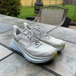 Hoka Clifton 9